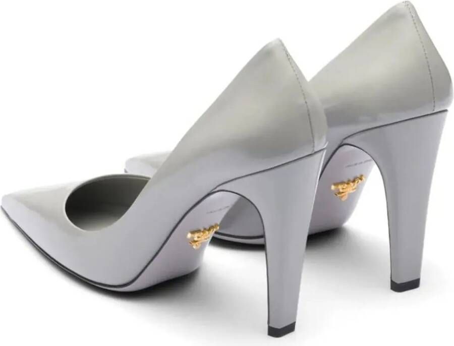 Prada Hoge hakken Brushed Leather Pumps in grijs