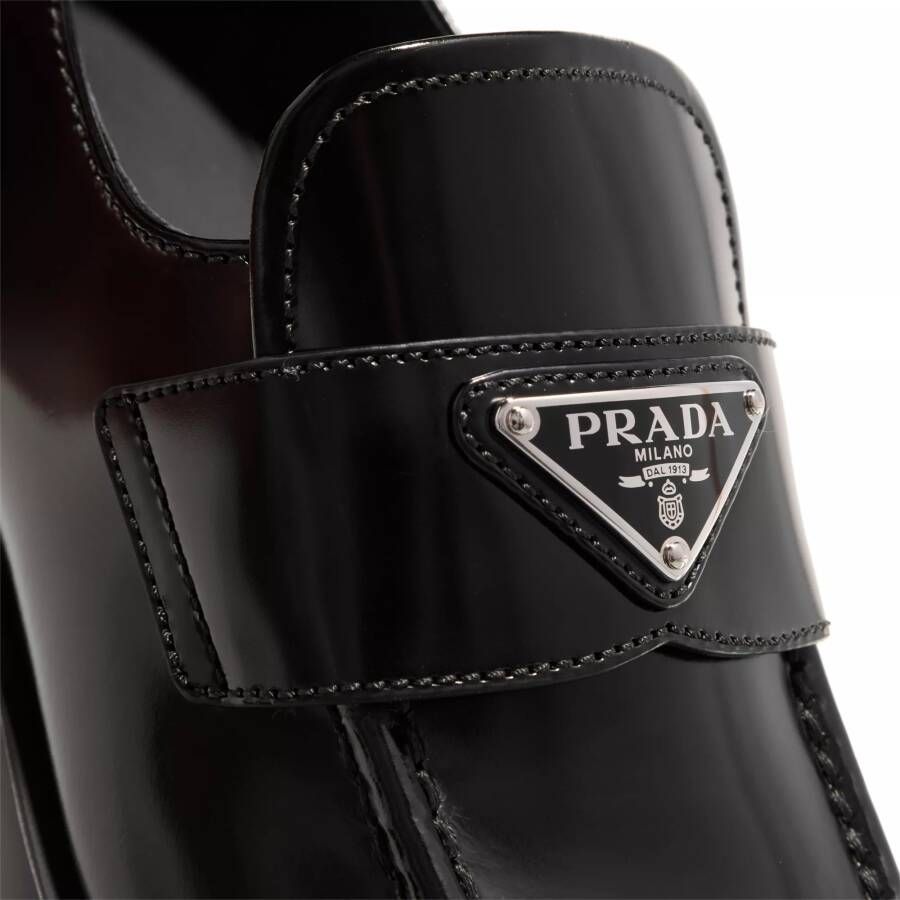Prada Loafers Logo Plaque Loafers in zwart