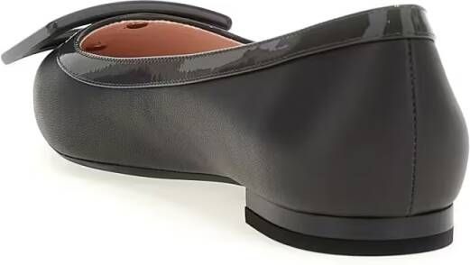 Roger Vivier 'Gommettine' Ballet Flats in zwart