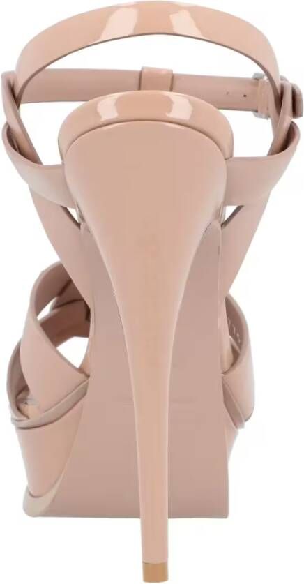 Saint Laurent Sandalen Tribute Patent Leather Platform Sandals Beige in roze