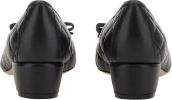 Salvatore Ferragamo Bow Neckline Flats With Quilted Upper in zwart