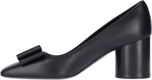 Salvatore Ferragamo Hoge hakken Doppio Fiocco Pumps In Black Leather in zwart