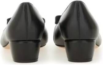 Salvatore Ferragamo Hoge hakken Leather "Vara" Shoe in zwart