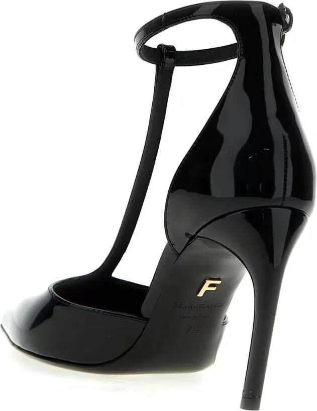 Salvatore Ferragamo Hoge hakken 'Odette' Pumps in zwart