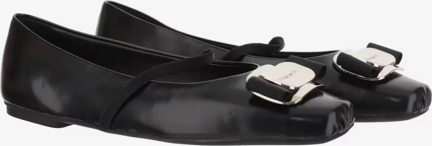 Salvatore Ferragamo New Vara Plate Dancers in zwart