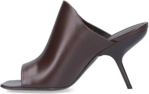 Salvatore Ferragamo Sandalen Brown Leather Sandals in bruin