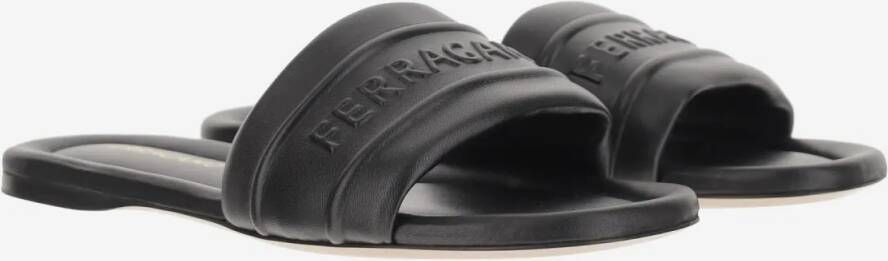 Salvatore Ferragamo Sandalen Leather Sandals With Logo in zwart