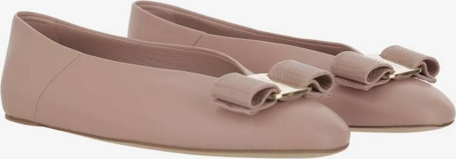 Salvatore Ferragamo Vara Bow Ballet Flats in roze
