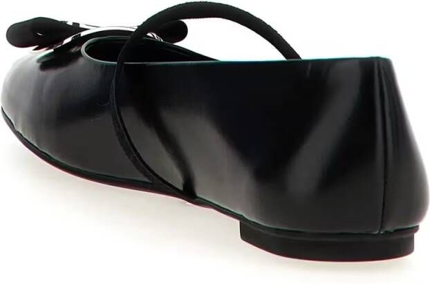 Salvatore Ferragamo 'Zina' Ballet Flats in zwart