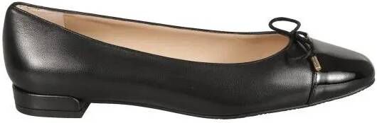 Stuart Weitzman Black Almond Toe Ballerinas in zwart