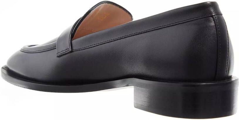 Stuart Weitzman Loafers & ballerina schoenen Palmer Sleek Loafer in zwart