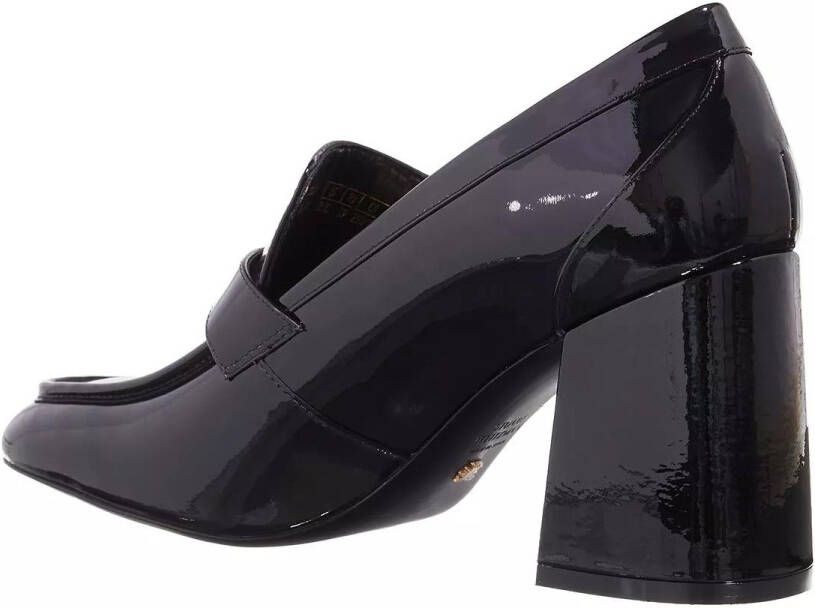Stuart Weitzman Loafers & ballerina schoenen Sleek 85 Loafer in zwart