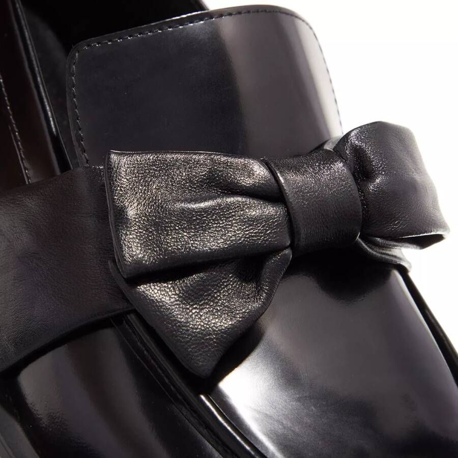 Stuart Weitzman Loafers Sofia Bold Loafer in zwart