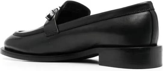 Stuart Weitzman Palmer Pendant Loafer in zwart