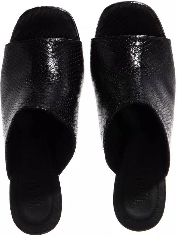 Toral Sandalen Amali Textured Leather Sandals in zwart