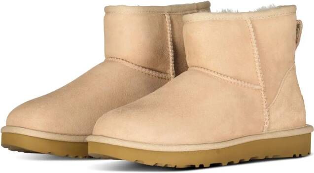 Ugg Low-Top Sneakers Boots Classic Mini II in beige