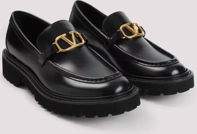 Valentino Garavani Black Leather Loafers With Gold-Tone V-Logo Detail in zwart