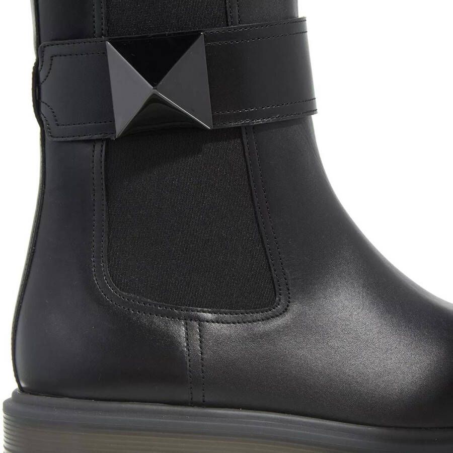 Valentino Garavani Boots & laarzen One Stud Beatle Boot In Calfskin in zwart