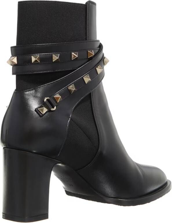 Valentino Garavani Enkellaarzen Rockstud Boot in zwart