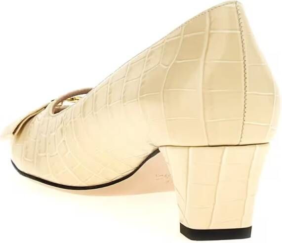 Valentino Garavani Hoge hakken 'Bowow' Pumps in beige