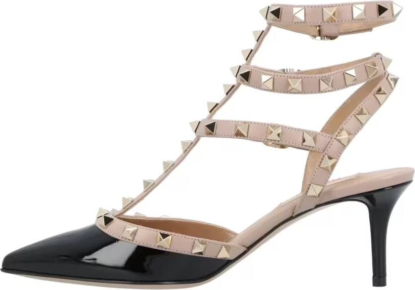 Valentino Garavani Hoge hakken Rockstud Pumps With Gold-Tone Studded Strap in zwart