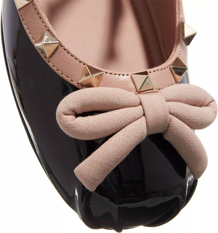 Valentino Garavani Loafers & ballerina schoenen Ballerina Rockstud in beige