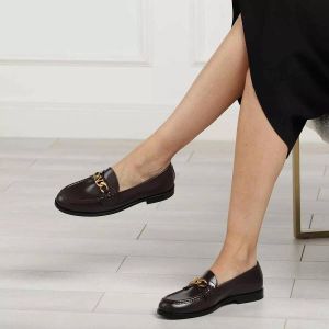 Valentino Garavani Loafers & ballerina schoenen V-Logo Chain Mocassin Leather in brown