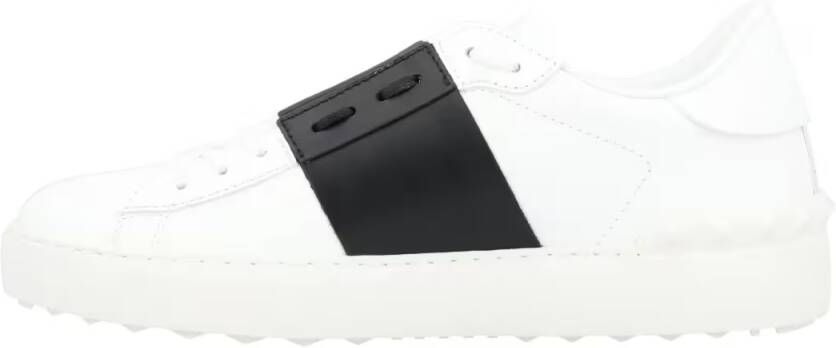 Valentino Garavani Low-Top Sneakers Calfskin Sneakers With Contrasting Bands And Rubbe in wit