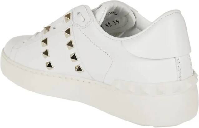 Valentino Garavani Low-Top Sneakers Classic Rockstud Untitled Sneaker in wit