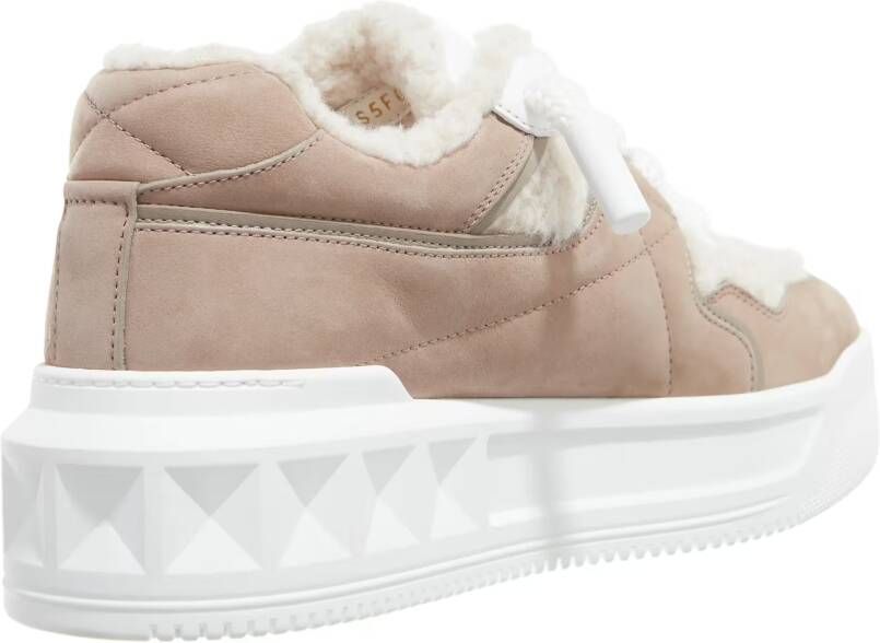 Valentino Garavani Low-Top Sneakers One Stud Sneaker in beige