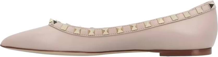 Valentino Garavani Pointed Toe Flat Shoes With Gold-Tone Rockstuds in roze