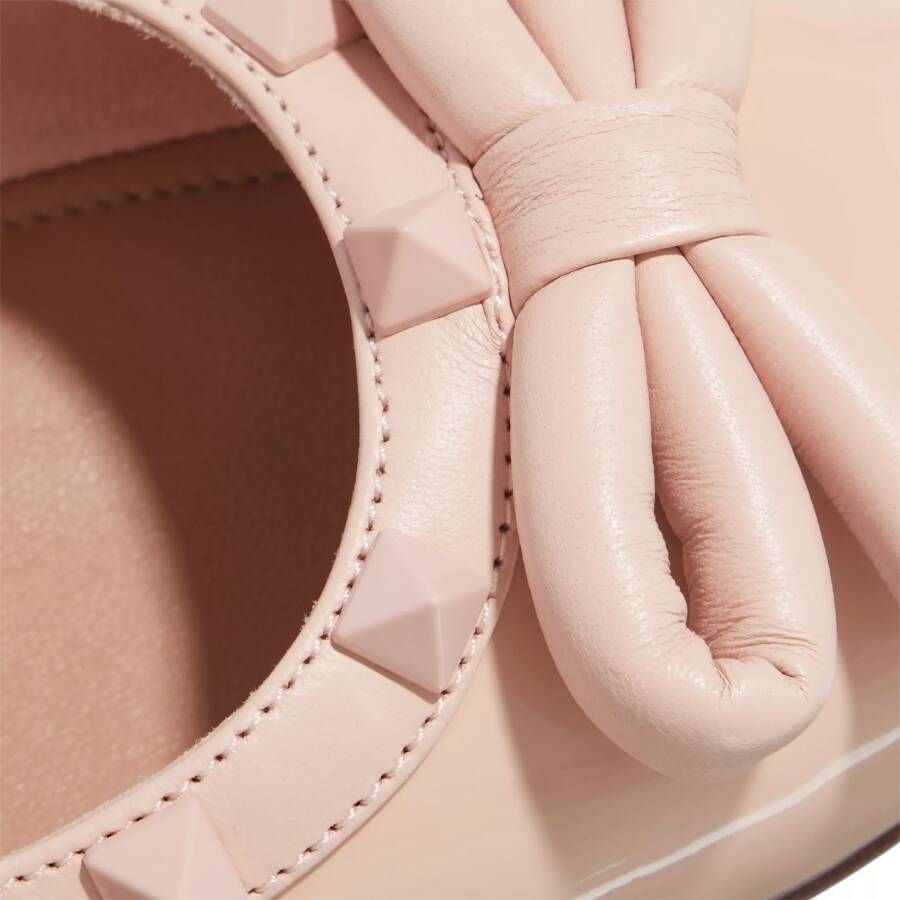 Valentino Garavani Pumps & high heels Ballerina Rockstud in poeder roze