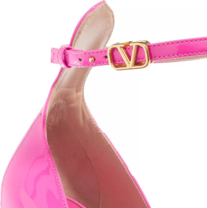 Valentino Garavani Pumps & high heels Heeled Shoes in roze