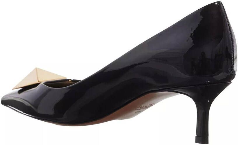 Valentino Garavani Pumps & high heels One Stud Patent Leather Pumps in zwart