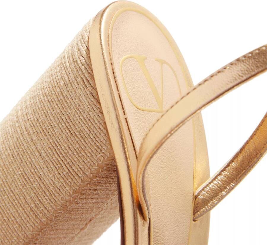 Valentino Garavani Pumps & high heels One Stud Woven Sling Back Pumps in beige