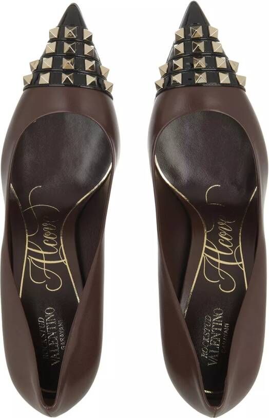 Valentino Garavani Pumps & high heels Rockstud Pumps in bruin