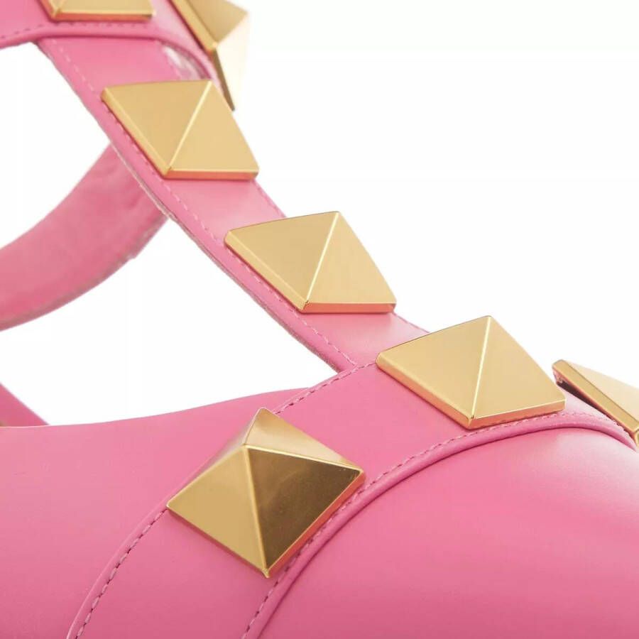 Valentino Garavani Pumps & high heels Rockstud Sandals in roze