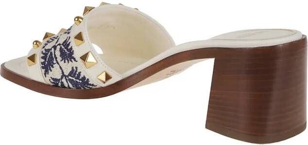 Valentino Garavani Sandalen Calfskin Slide Sandals in wit