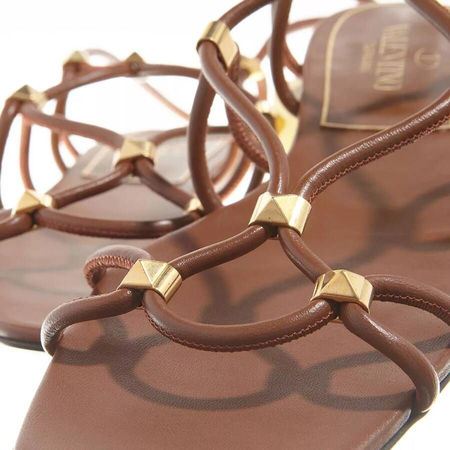 Valentino Garavani Sandalen Lace Up Sandals in bruin