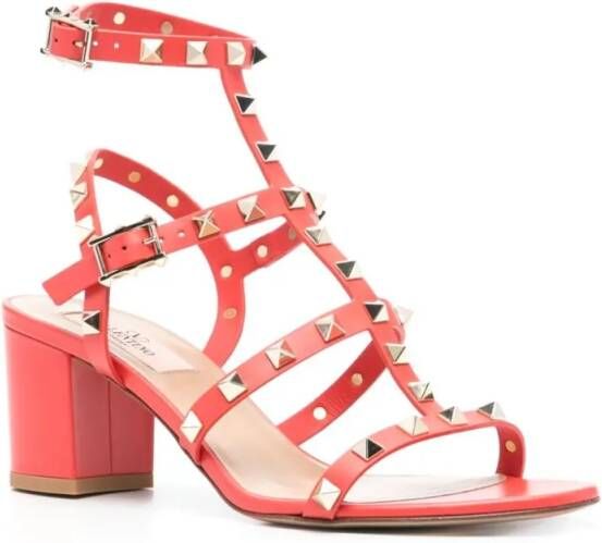 Valentino Garavani Sandalen Red Leather Rockstud Sandal With Pyramid Studs And in oranje