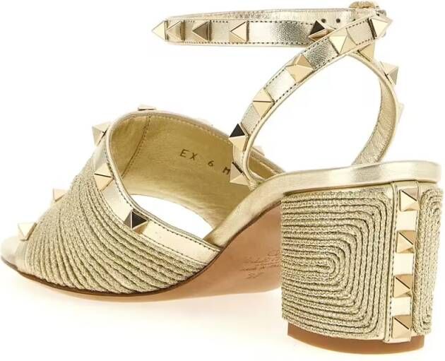 Valentino Garavani Sandalen 'Rockstud' Sandals in goud