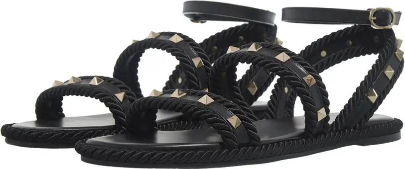 Valentino Garavani Sandalen Rockstud Torchon Sandal in zwart