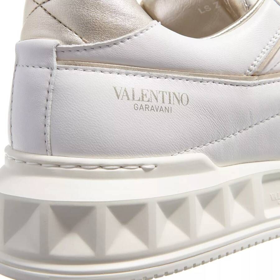 Valentino Garavani Sneakers One Stud Sneaker in goud