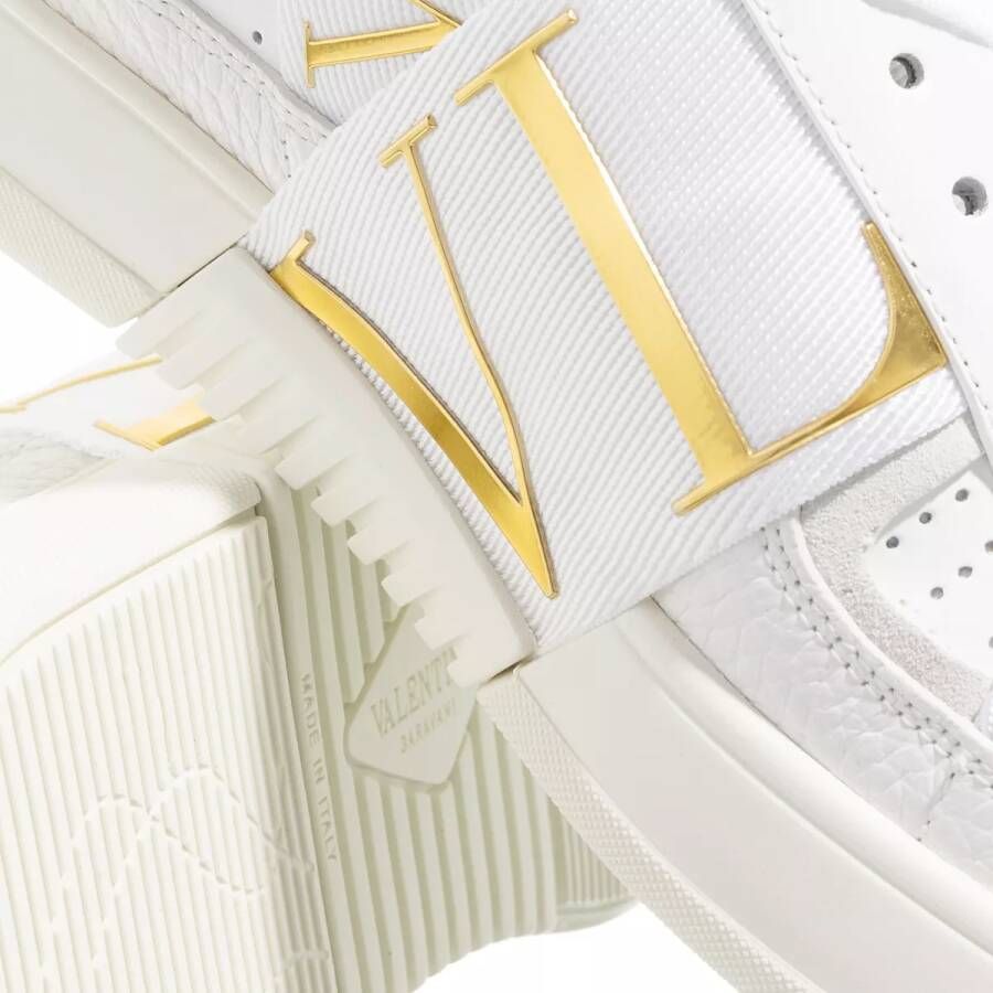 Valentino Garavani Sneakers Woman Sneakers in goud