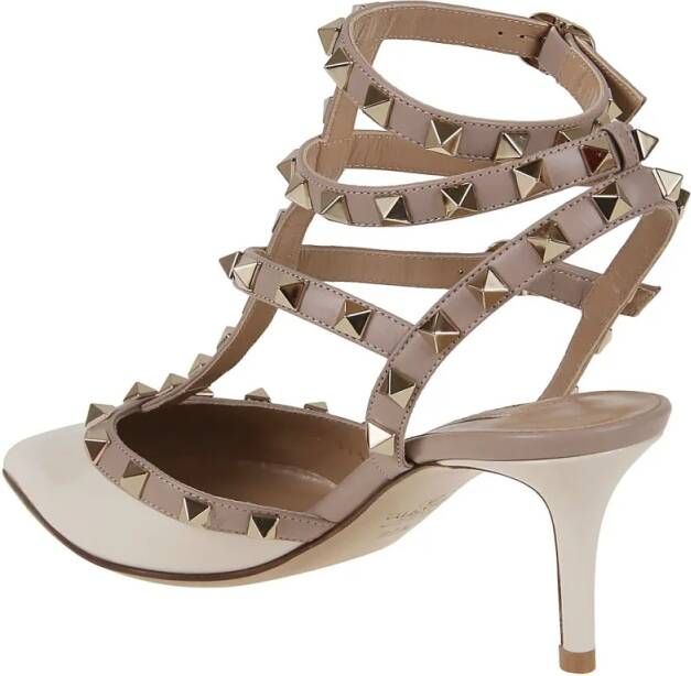 Valentino Garavani Hoge hakken Rockstud Pump In Patent Leather in wit