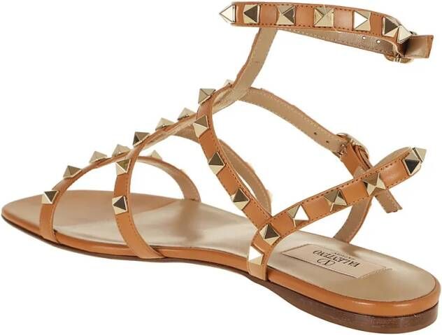 Valentino Garavani Sandalen Nude Calfskin Rockstud Sandal in beige