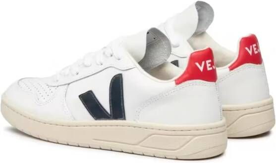 Veja Low-Top Sneakers V-10 Leather Sneakers in wit