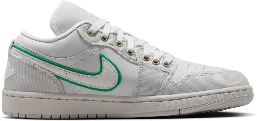 Jordan 1 Low Dames Schoenen Grijs Maat: 35.5 Leer Synthetisch Foot Locker