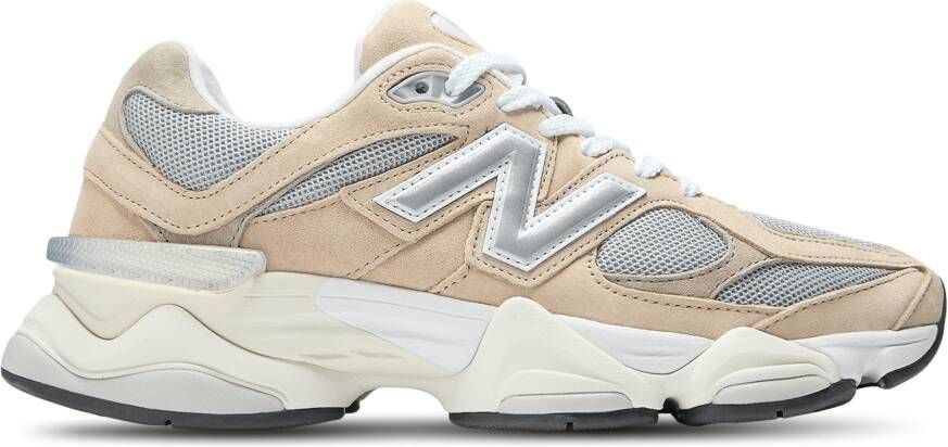 New Balance 9060 Dames Schoenen Bruin Maat: 38.5 Suède Foot Locker