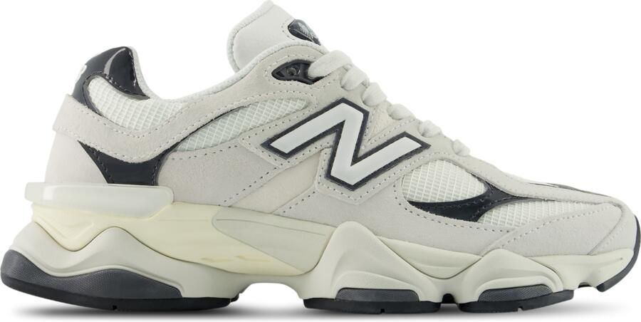 New Balance 9060 Sneakers Dames Wit Suède